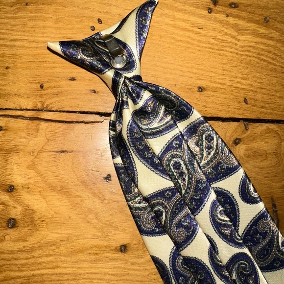 Vintage Wembley Clip On Neck Tie Paisley Navy Blue Cream - Picture 5 of 9
